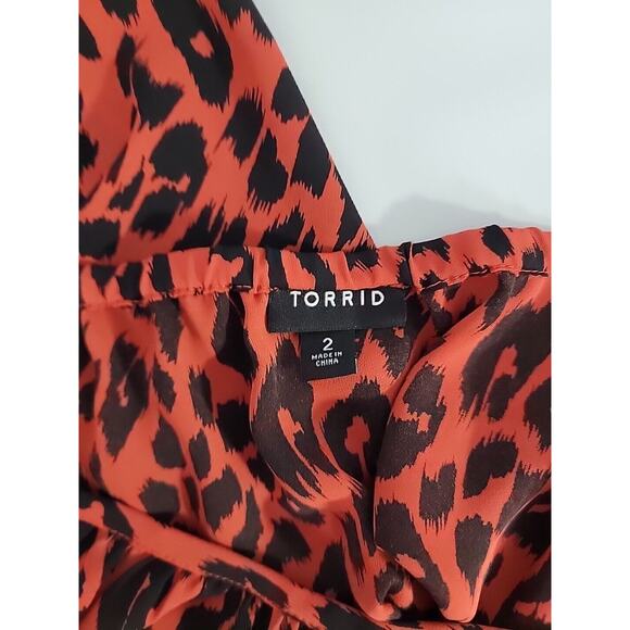 Torrid Women's Plus Leopard Red Off Shoulder Short Sleeve Shirt Size 2 EUC - Picture 4 of 8